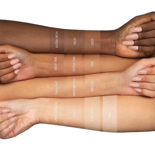 GloWish Luminous Pressed Powder in Light - TOPSHELF